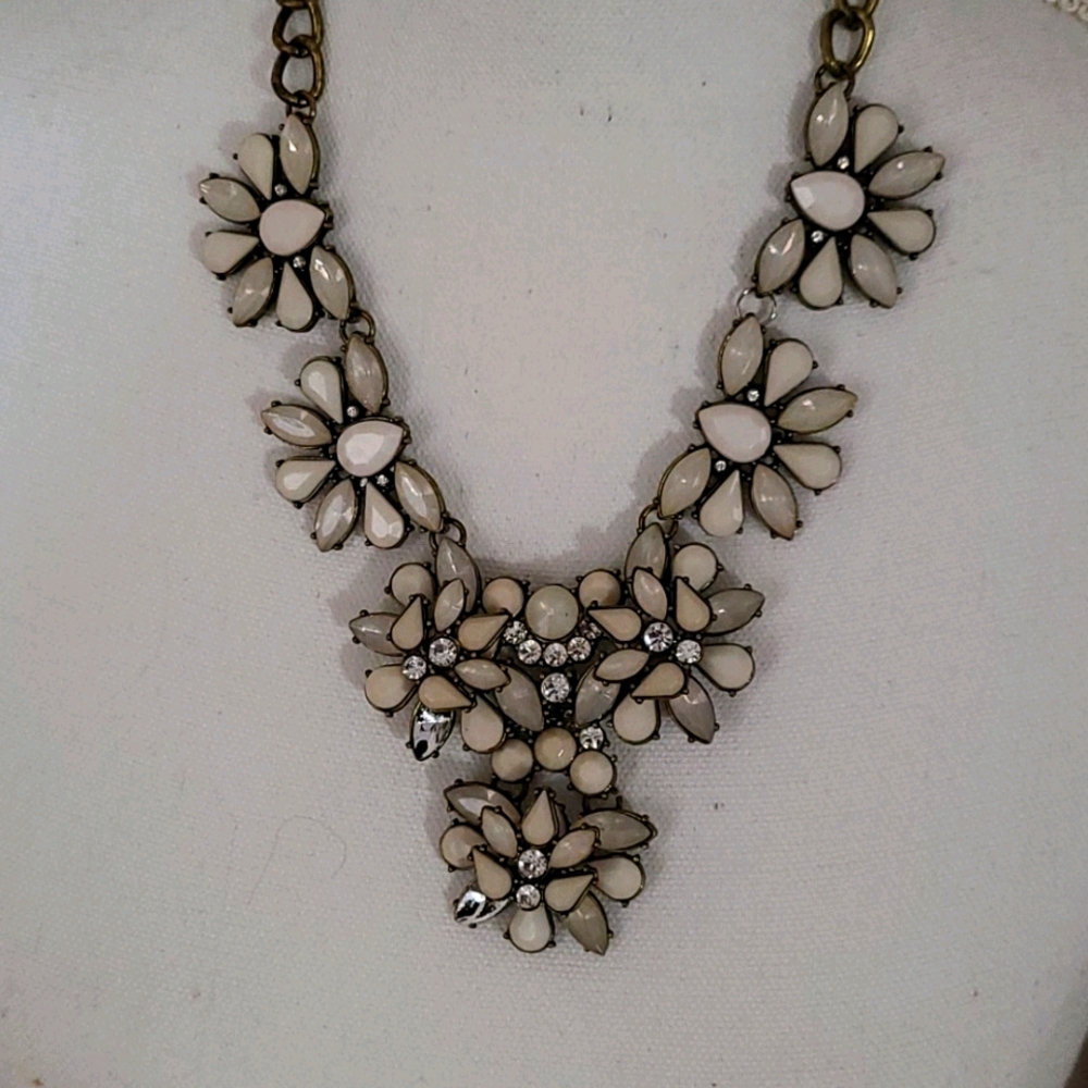 Statement Necklace w Rhinestone & off-white Beads